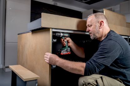 Slika BATERIJSKI UDARNI VRTALNIK SB 18 L BL