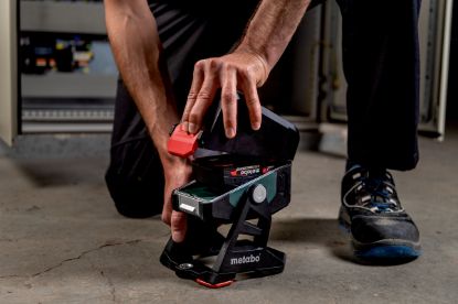 Slika BATERIJSKA SVETILKA BSA 12-18 LED 2000