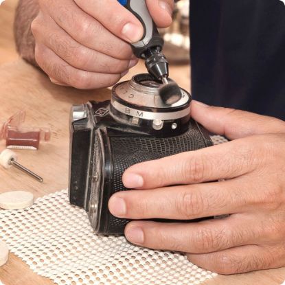 Slika 52-DELNA GARNITURA VEČNAMENSKEGA PRIBORA, DREMEL 687