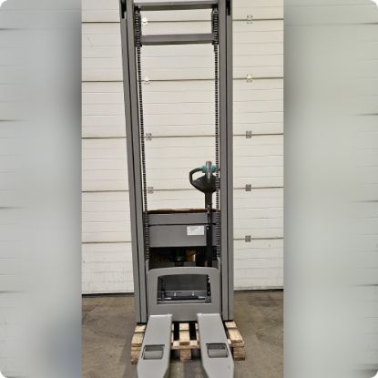 Slika OBNOVLJEN VILIČAR EJC 216 JUNGHEINRICH