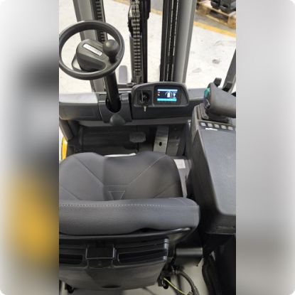 Slika OBNOVLJEN VILIČAR EFG 218 VD27