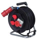 Slika Električni podaljšek trifazni 16 A na kolutu s 3 zaščitenimi vtičnicami
